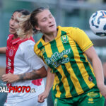 DEN HAAG, 03-11-2024 ,Bingoal stadium, Azerion Eredivisie vrouwen, ADO - Ajax (women) , season 2024 / 2025, during the match ADO - Ajax (women), Ajax player Daliyah de Klonia, ADO den Haag player Lauren Glotzbach